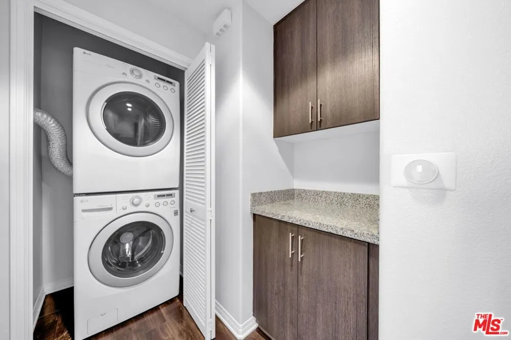 1408 W WASHINGTON BOULEVARD #204 Los Angeles, CA 90007