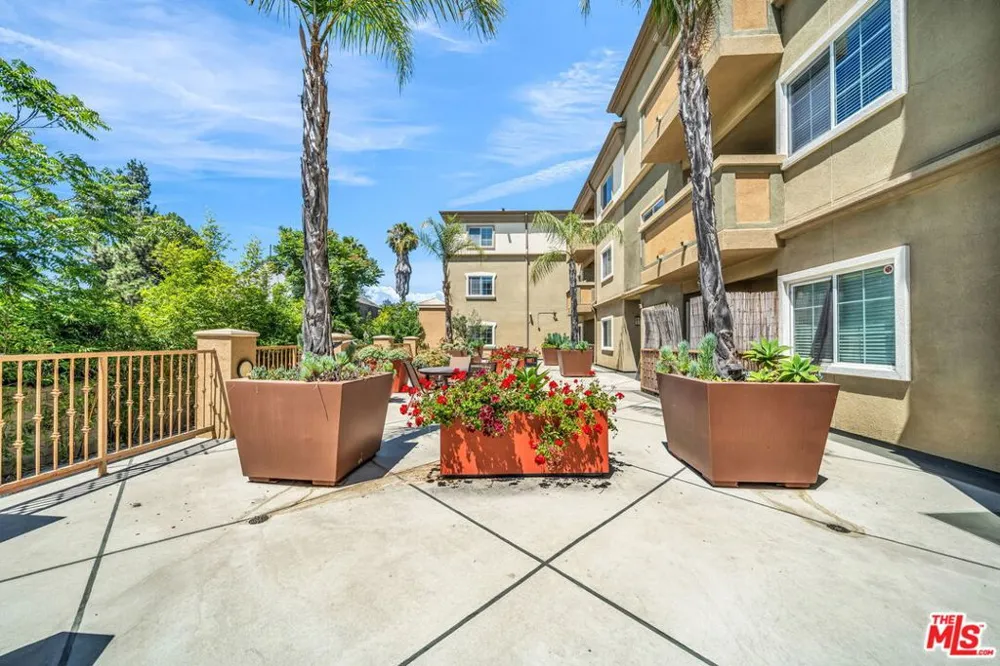 1408 W WASHINGTON BOULEVARD #204 Los Angeles, CA 90007