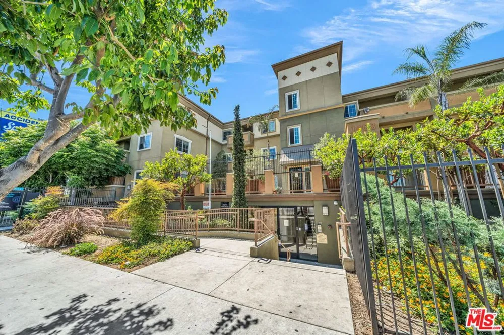 1408 W WASHINGTON BOULEVARD #204 Los Angeles, CA 90007