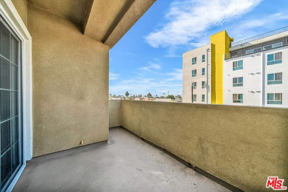 1408 W WASHINGTON BOULEVARD #204 Los Angeles, CA 90007