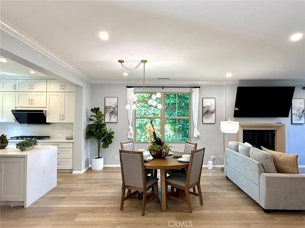 21 Fanpalm Irvine, CA 92620