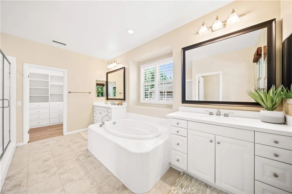 21 Fanpalm Irvine, CA 92620