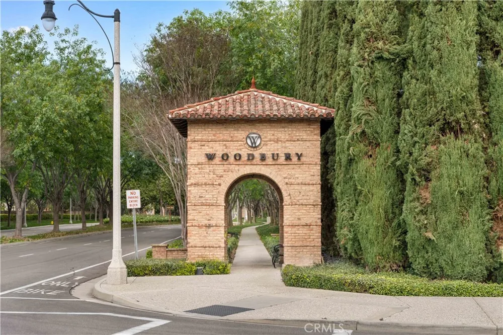 21 Fanpalm Irvine, CA 92620