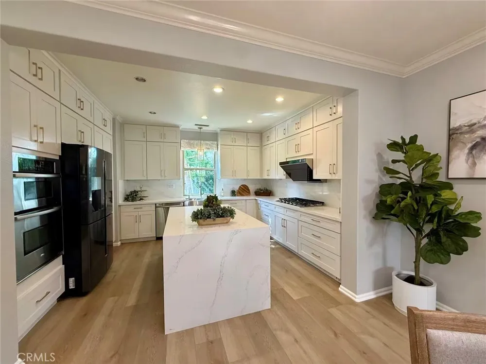 21 Fanpalm Irvine, CA 92620