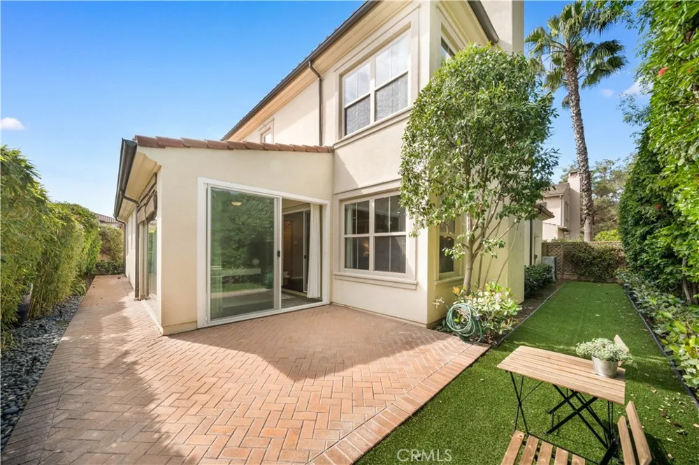 21 Fanpalm Irvine, CA 92620