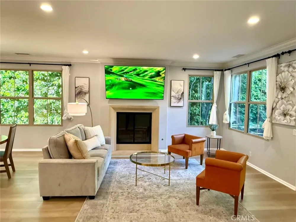 21 Fanpalm Irvine, CA 92620