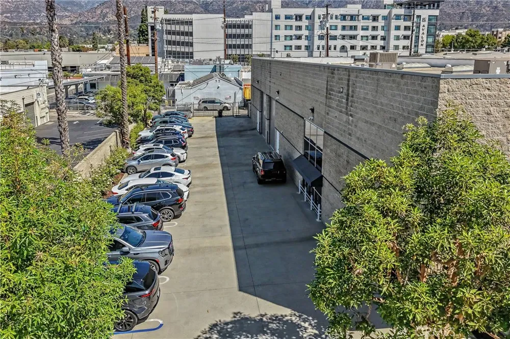 125 W Maple Monrovia, CA 91016