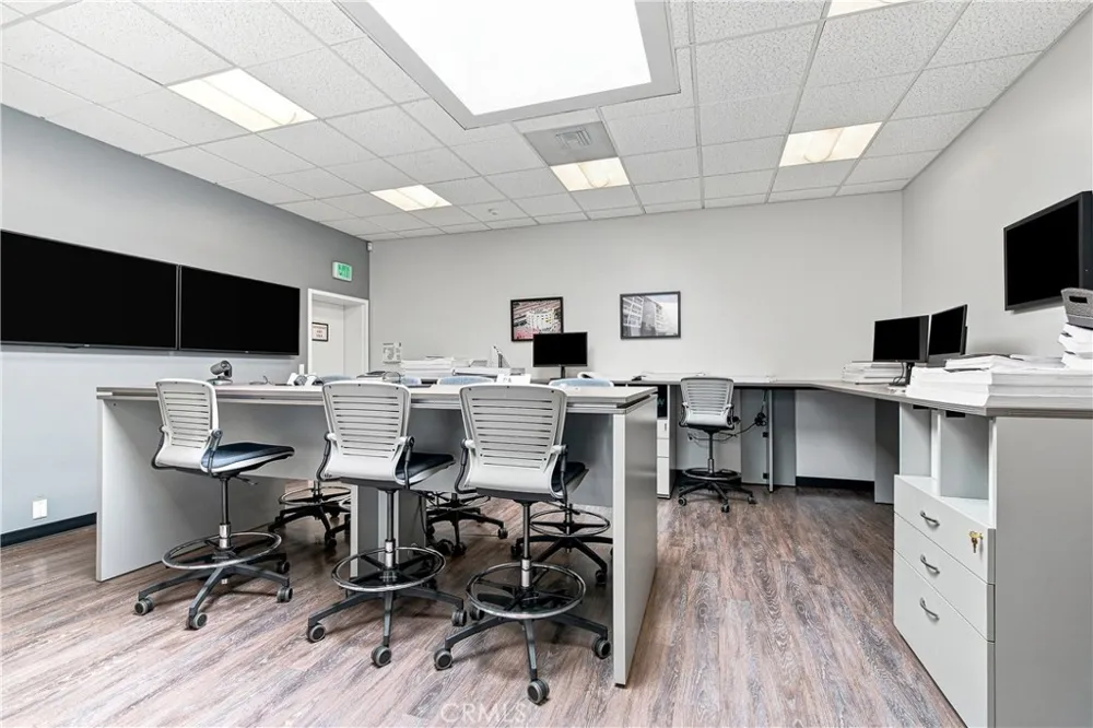 125 W Maple Monrovia, CA 91016