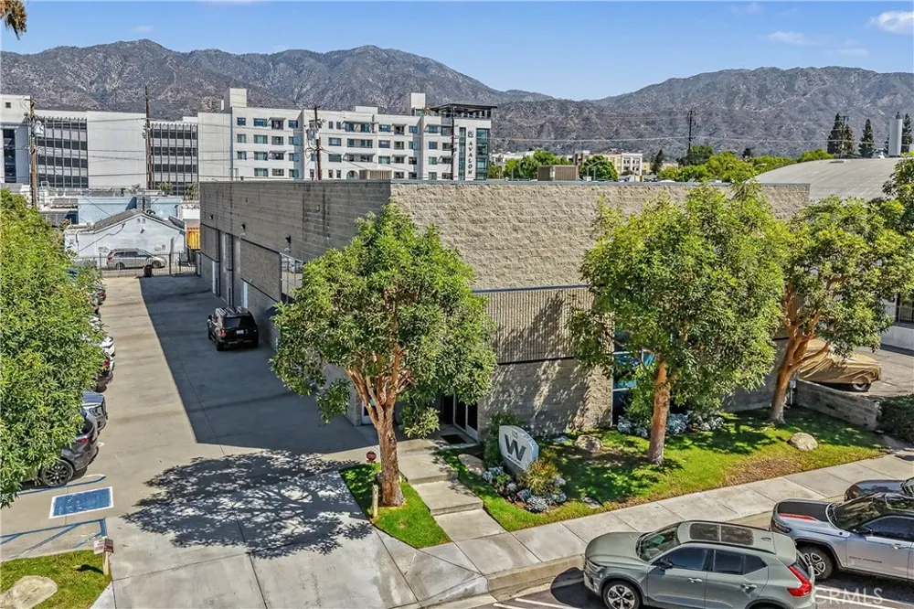 125 W Maple Monrovia, CA 91016