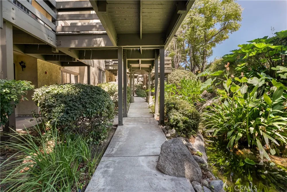 1054 Seco Street #106 Pasadena, CA 91103