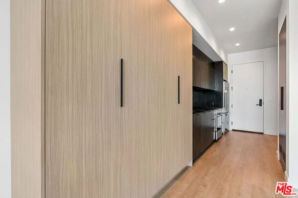 10700 Tabor Street #404 Los Angeles, CA 90034