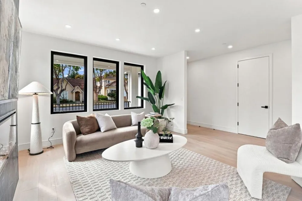 440 Hobart Avenue San Mateo, CA 94402