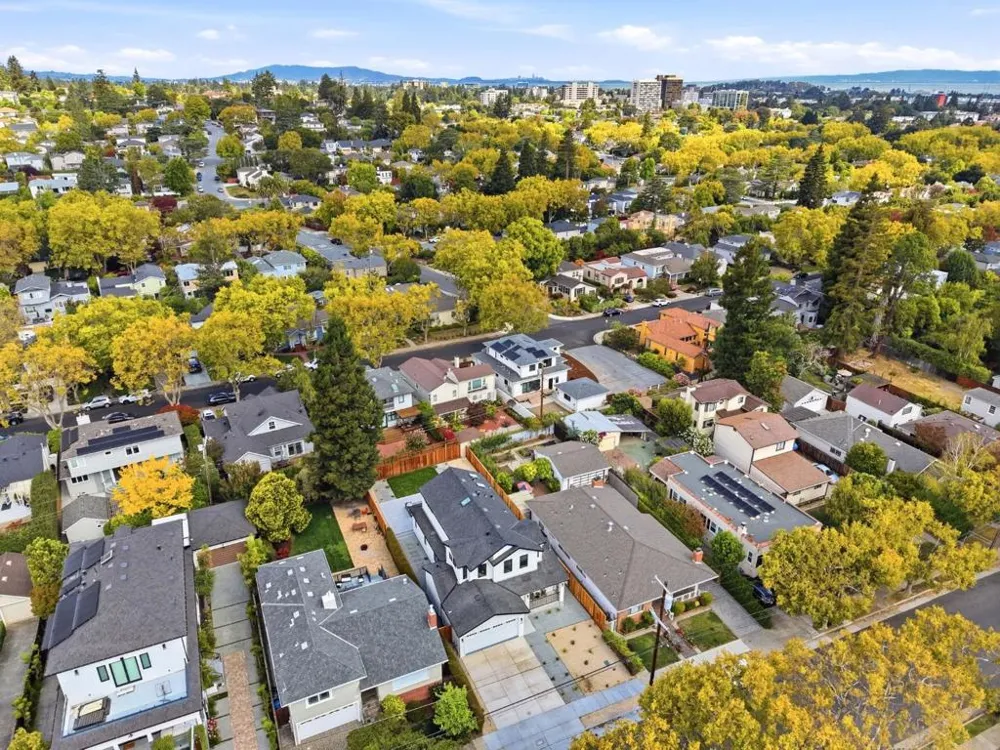 440 Hobart Avenue San Mateo, CA 94402