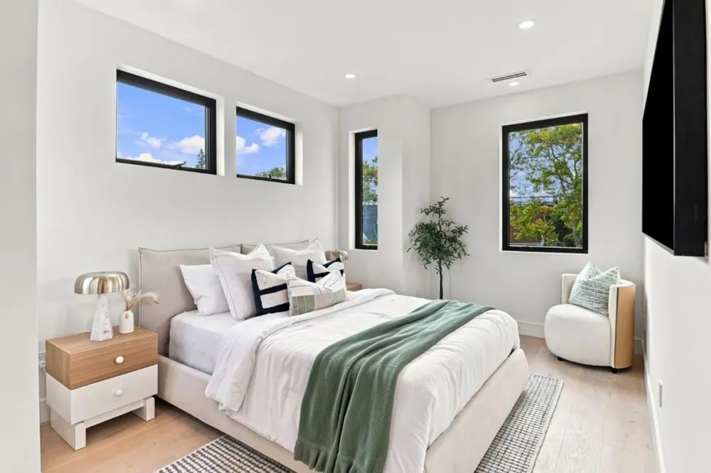 440 Hobart Avenue San Mateo, CA 94402
