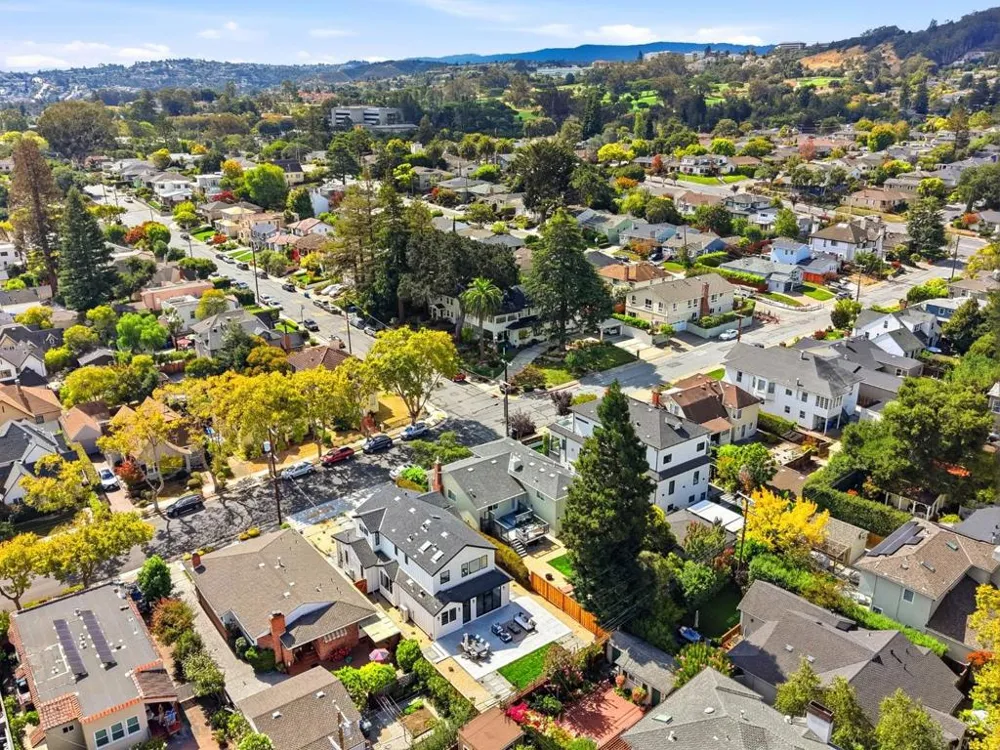 440 Hobart Avenue San Mateo, CA 94402
