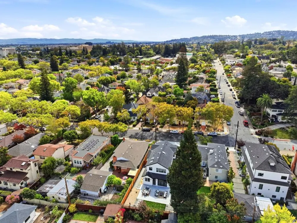 440 Hobart Avenue San Mateo, CA 94402