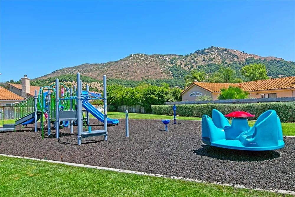 4933 Lake Shore Court Fallbrook, CA 92028