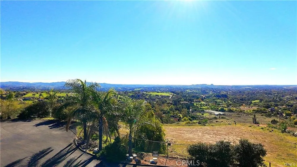 1387 Las Vistas Fallbrook, CA 92028