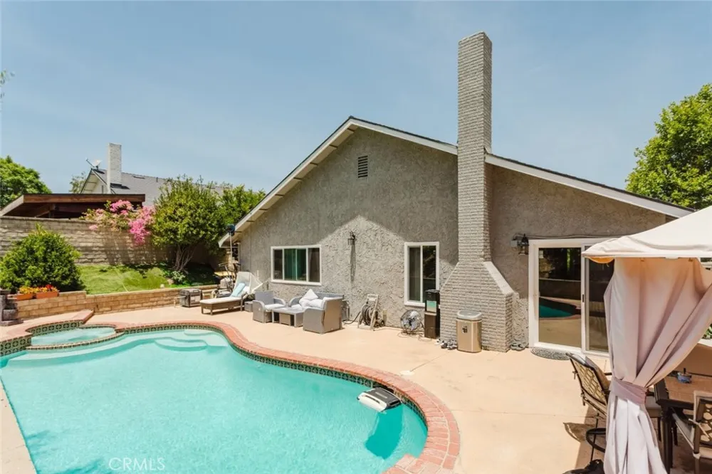 23128 Calvello Drive Valencia, CA 91354