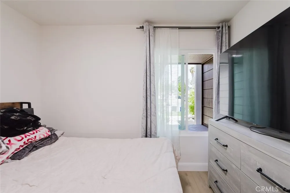 23128 Calvello Drive Valencia, CA 91354