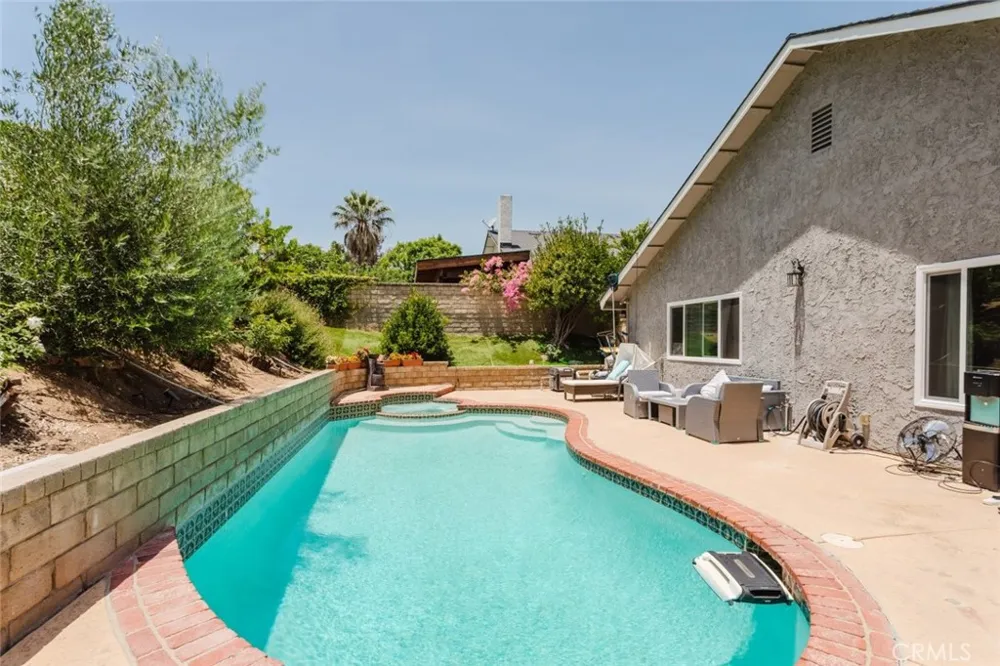 23128 Calvello Drive Valencia, CA 91354