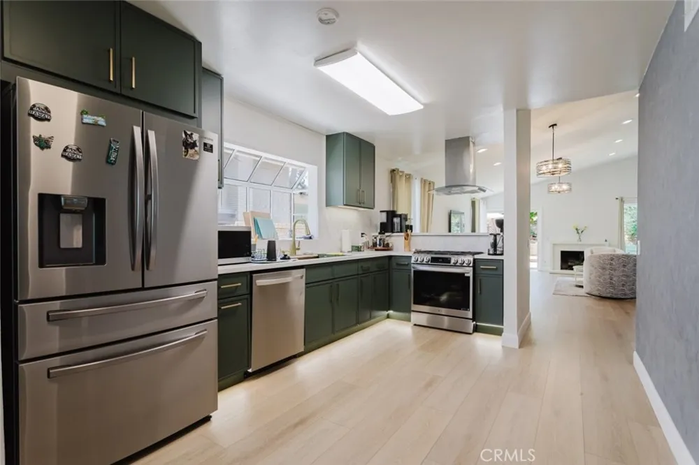 23128 Calvello Drive Valencia, CA 91354
