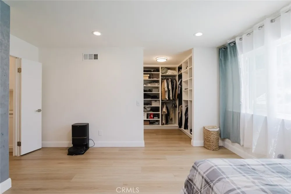 23128 Calvello Drive Valencia, CA 91354