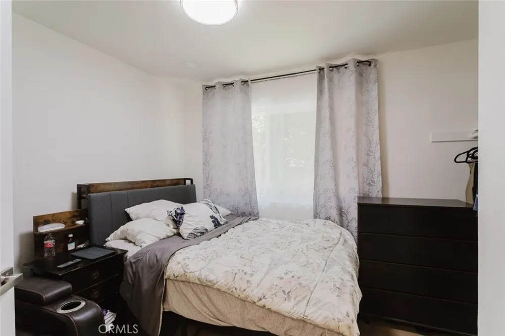 23128 Calvello Drive Valencia, CA 91354