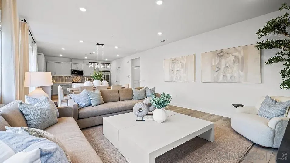 10418 Hill Meadows Lakeside, CA 92040