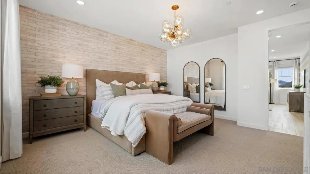 10418 Hill Meadows Lakeside, CA 92040