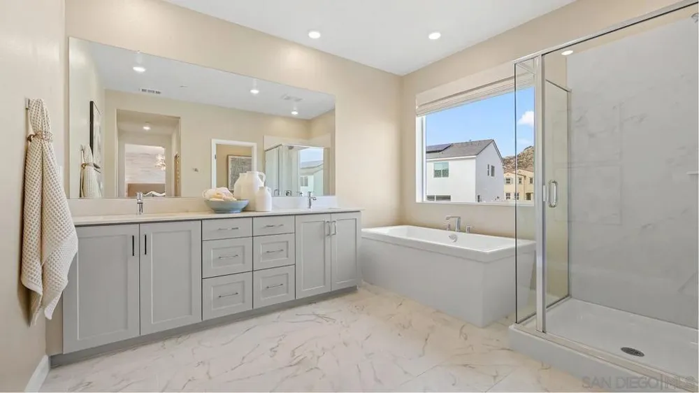 10418 Hill Meadows Lakeside, CA 92040