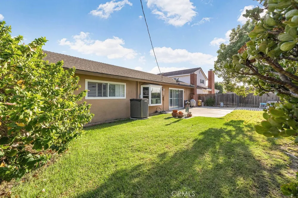 1144 El Camino Dr Costa Mesa, CA 92626
