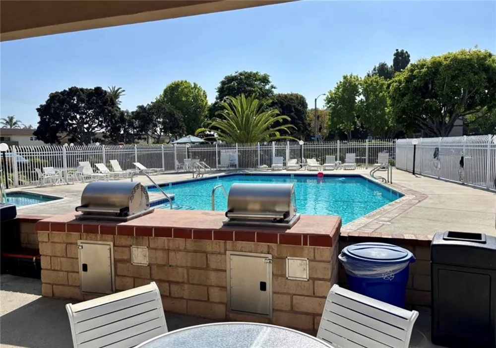 4791 Lago Drive #304 Huntington Beach, CA 92649