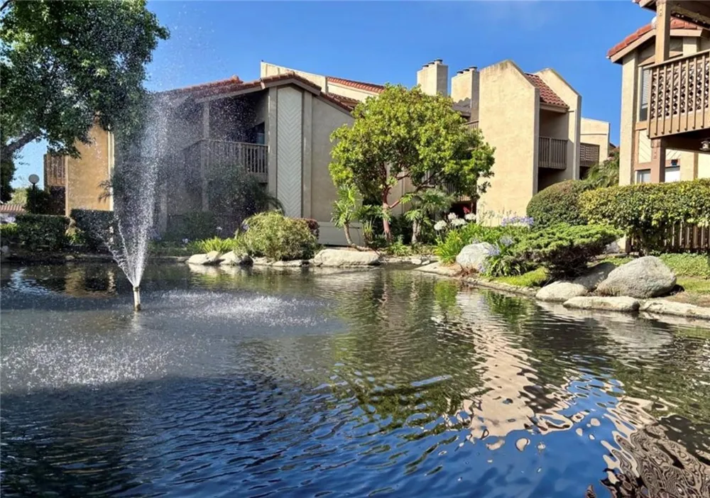4791 Lago Drive #304 Huntington Beach, CA 92649