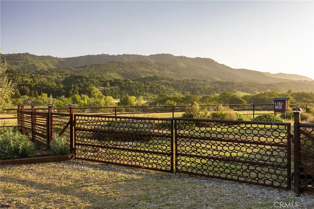 10585 Santa Paula Ojai Road Ojai, CA 93060