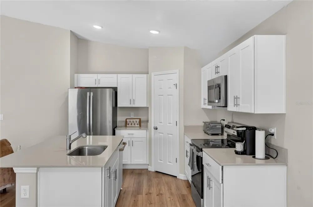 2259 CANYON OAK DR DRIVE Davenport, FL 33837