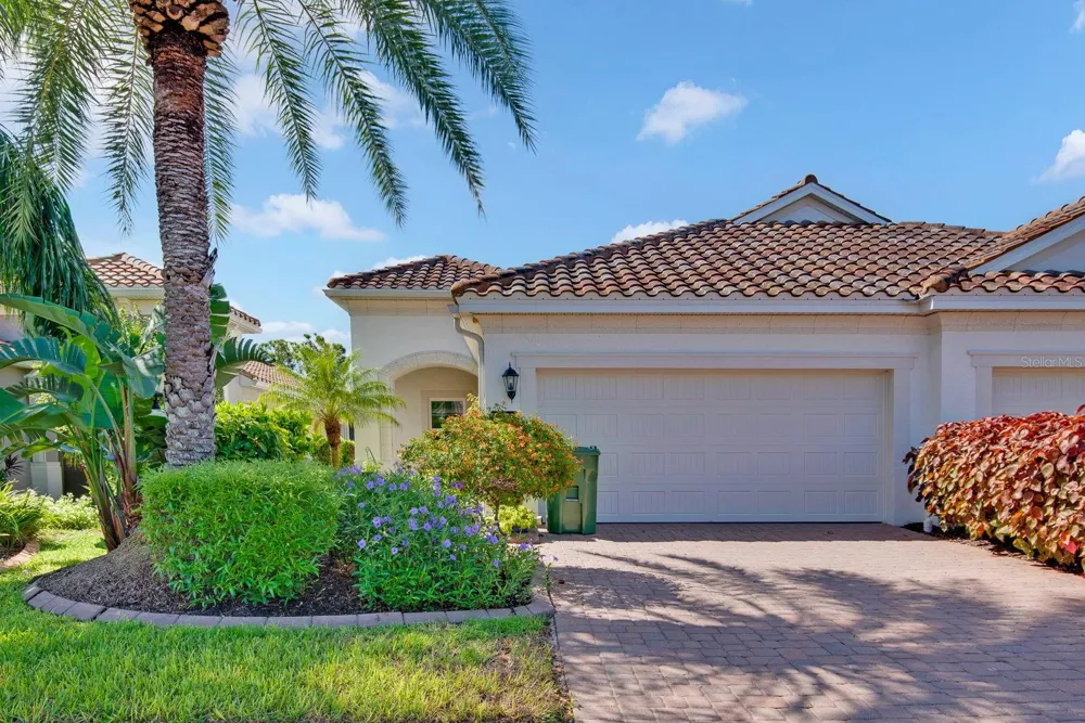 6905 VISTA BELLA DRIVE Bradenton, FL 34209
