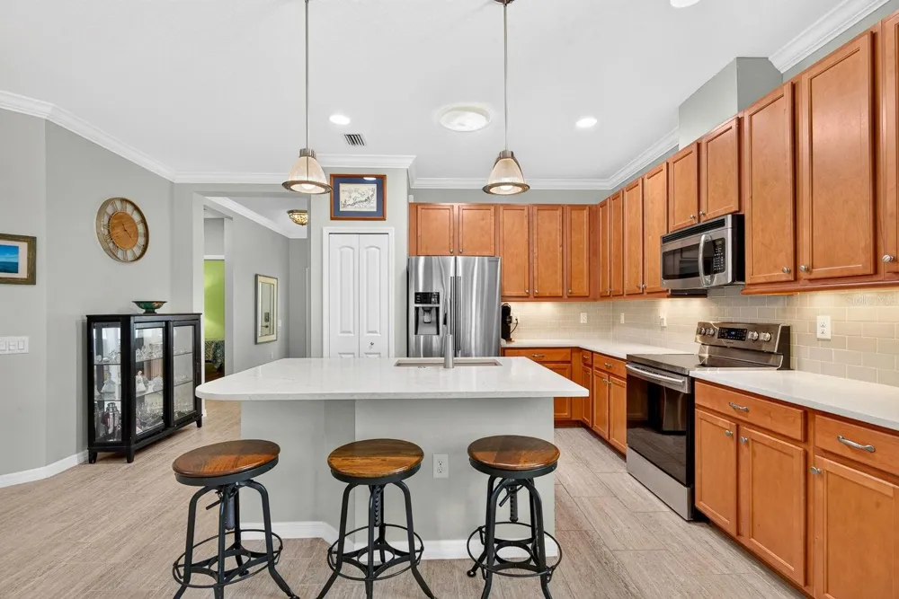 6905 VISTA BELLA DRIVE Bradenton, FL 34209