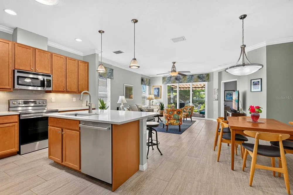 6905 VISTA BELLA DRIVE Bradenton, FL 34209