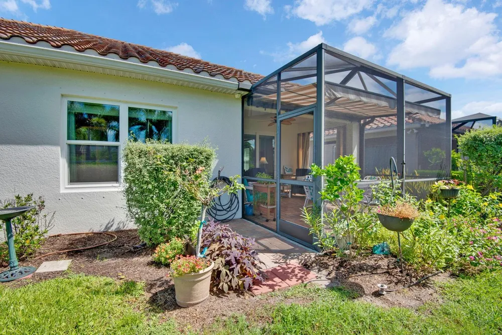 6905 VISTA BELLA DRIVE Bradenton, FL 34209