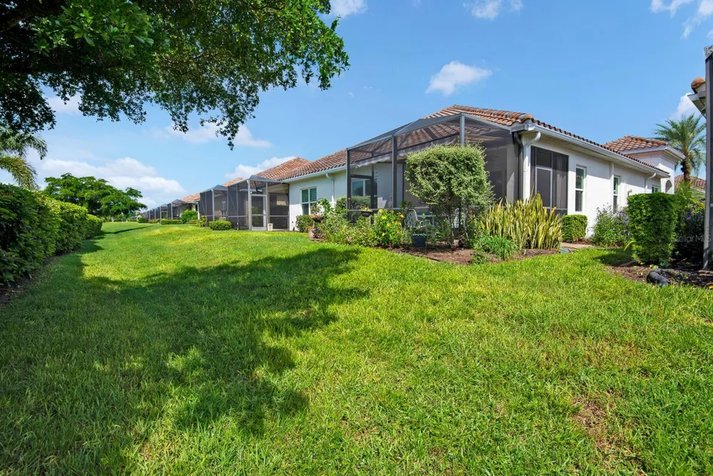 6905 VISTA BELLA DRIVE Bradenton, FL 34209
