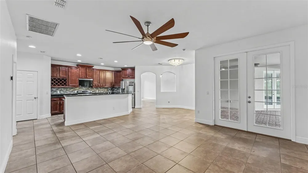 3950 SUNSET LAKE DRIVE Lakeland, FL 33810