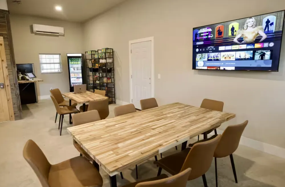12665 Silver Creek Road Dripping Springs, TX 78620