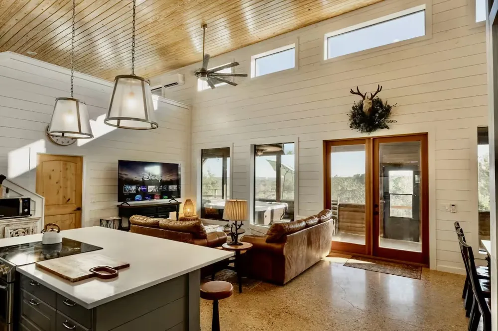 12665 Silver Creek Road Dripping Springs, TX 78620