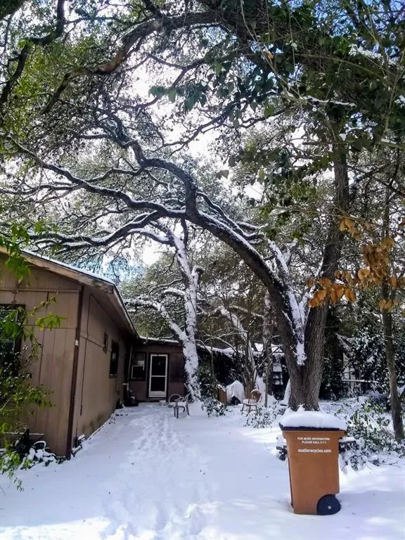 8002 PERSIMMON TRAIL Austin, TX 78745