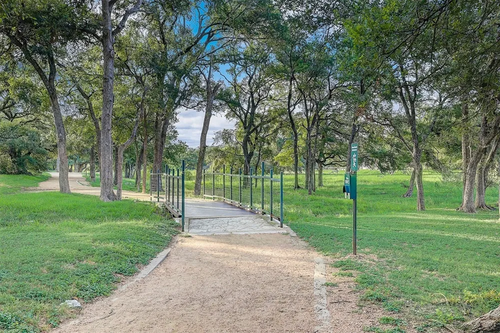 7017 Tesoro Trail Austin, TX 78729