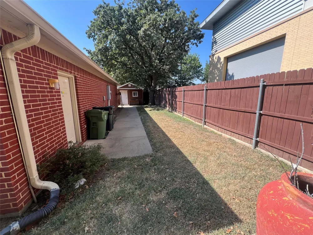 2550 Legacy Point Drive Arlington, TX 76006