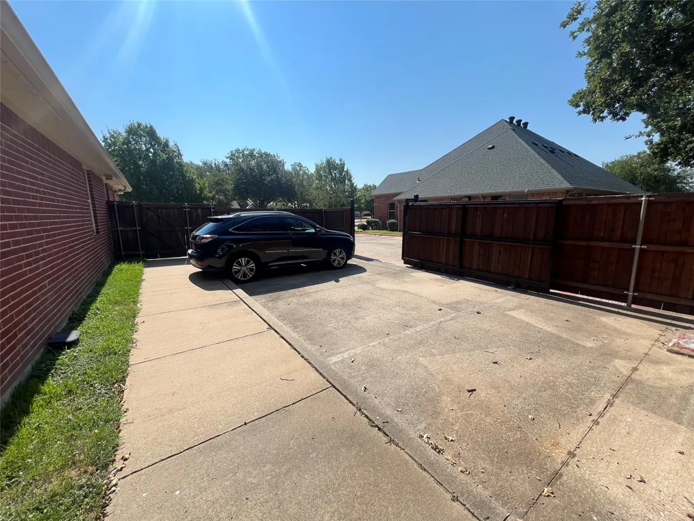 2550 Legacy Point Drive Arlington, TX 76006