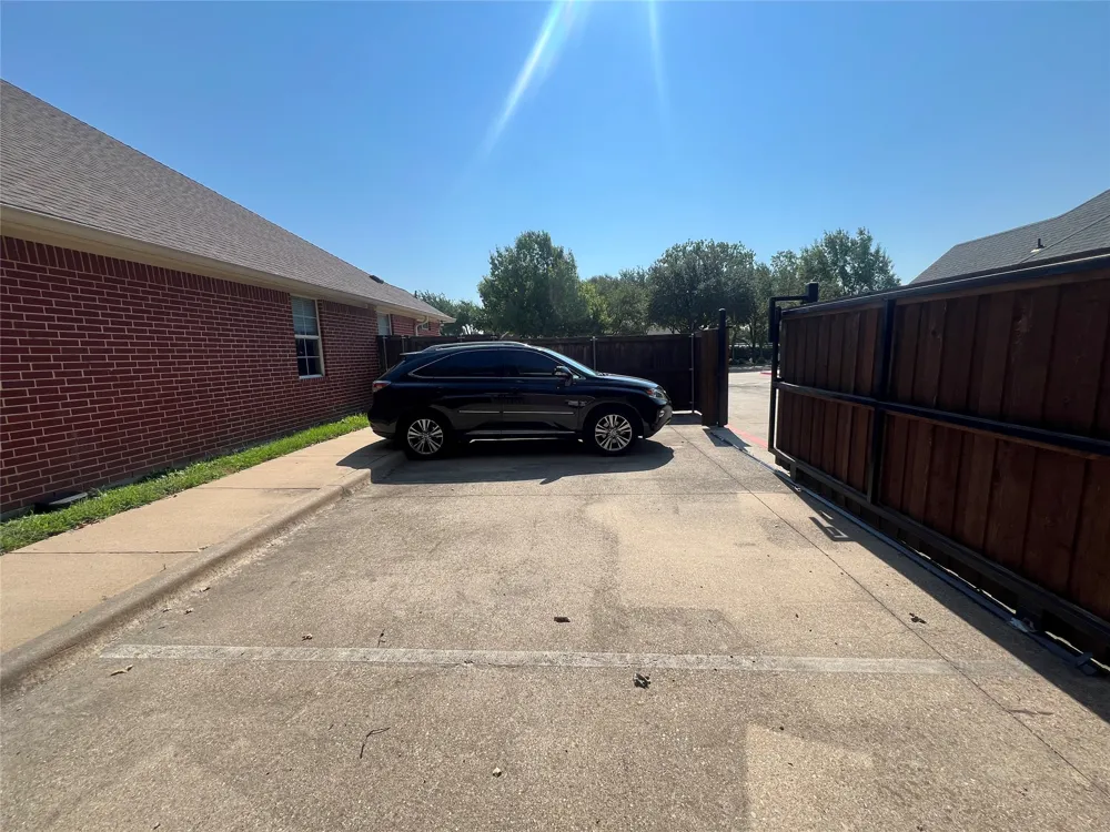 2550 Legacy Point Drive Arlington, TX 76006