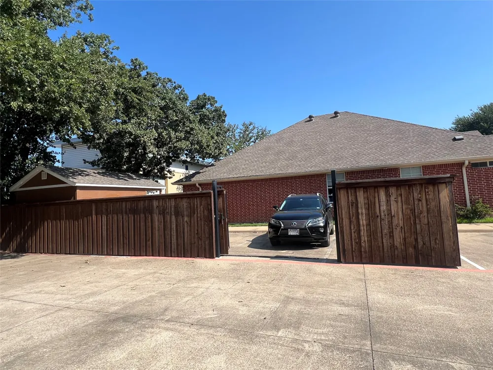 2550 Legacy Point Drive Arlington, TX 76006